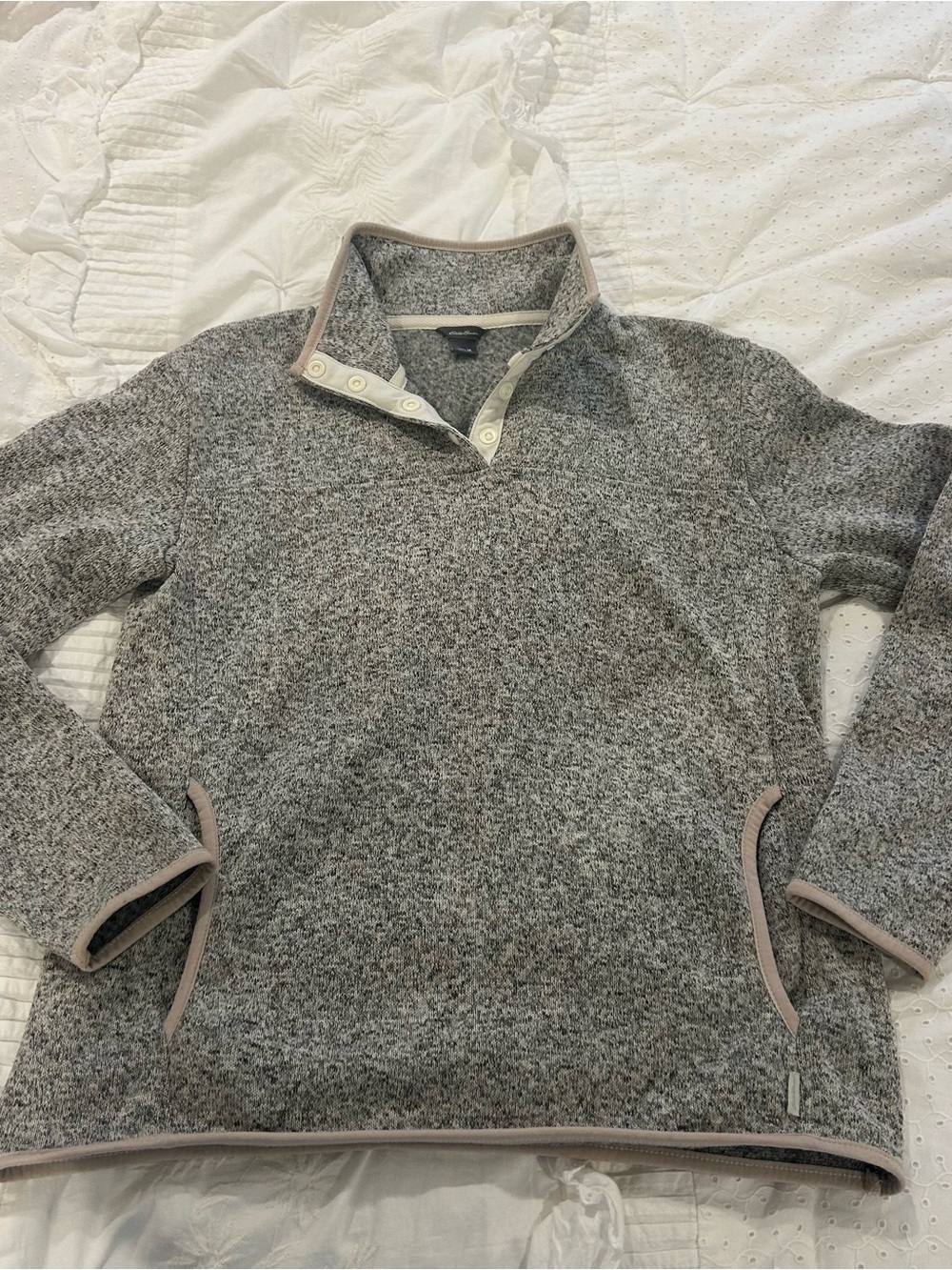 Women’s Gray Quarter-Snap Fleece Pullover Sweater
